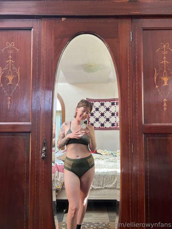 It’s true. I caused the heatwave, I’m just so hot 🤷‍♀️😘