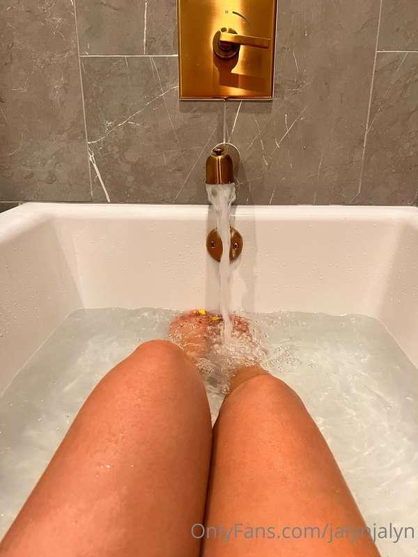 who's down to shower together? 😝