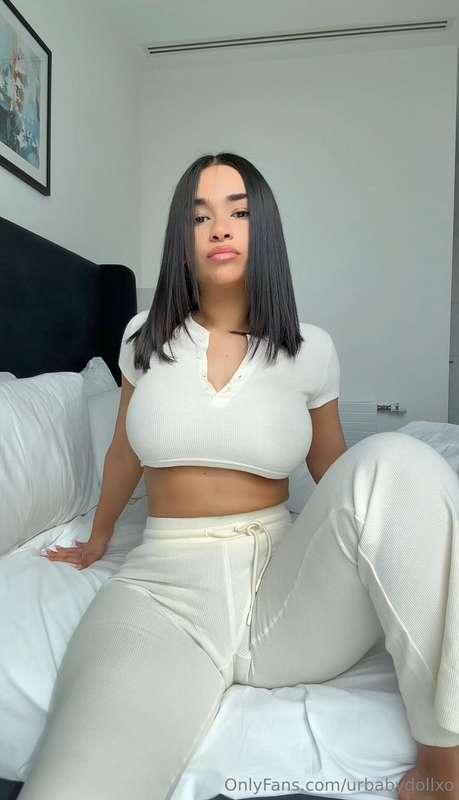 you gonna stay in bed all day with me?? 🙈