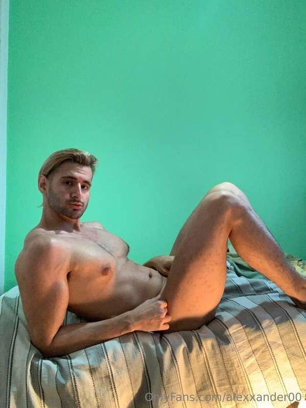 𝐅𝐑𝐄𝐄⏩@augst_ts📸custom content💬sexting🦶🏻fetishes 💵NO MONEY NO..