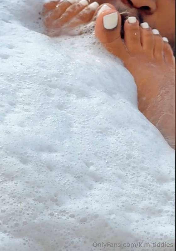 Are you into pretty feet? 🦶🏼 @taste-kimtiddies