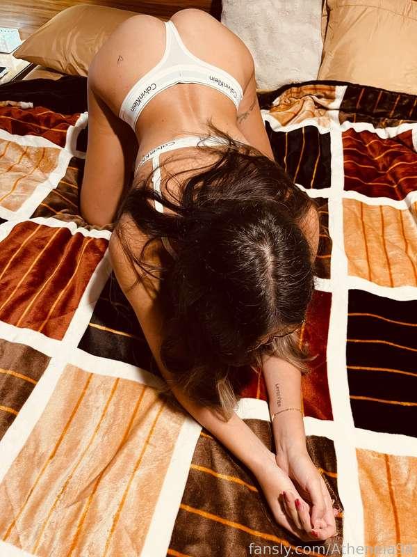 Today is just some lingerie photos, i just wanted to be sexy for u and teasing a little bit! 😜 im preparing a new threesome video for u for next week 🤤

#fyp #lingerie #skinny #smalltits #latina #teen #underwear #thong #mexicana