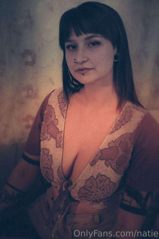 Modeling a piece made by @howdyitspeaches