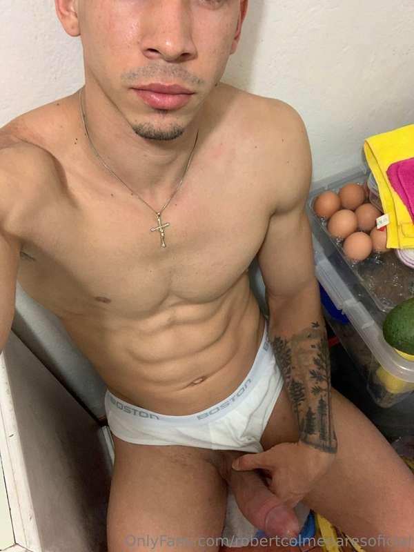 Te gustan los huevos ? 

@robertcolmenaresoficial