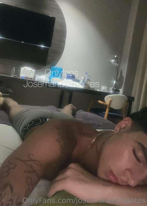 Feliz noche 😈 de sábado 😋