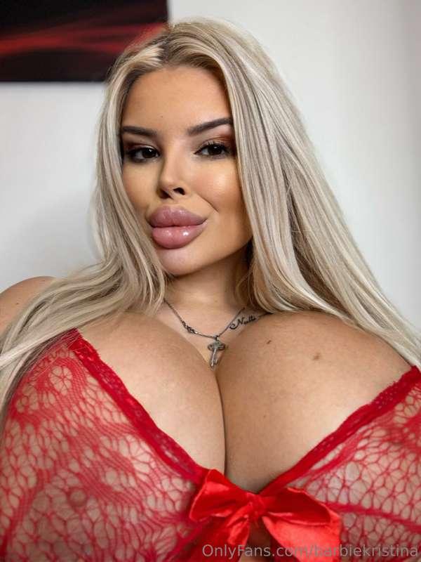 Just me being your late-night dream girl… who's still up and..