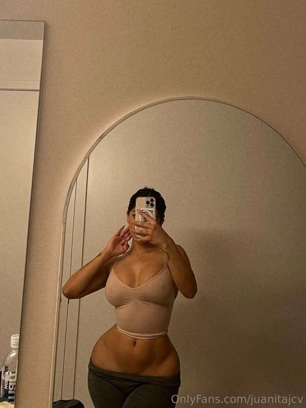Do you guys think my workout routine is paying off? 🥵💦
