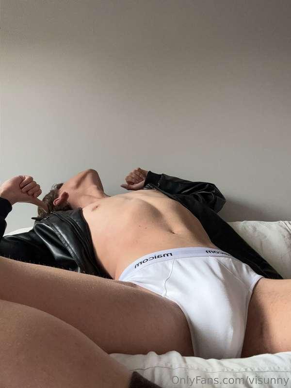 do you want to smell my panties?😏