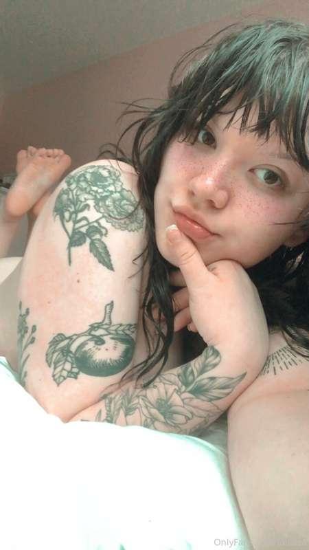 fresh out the shower ☺️🤍 *like* if you’d fuck me like this 😇