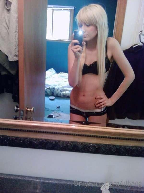 Was I hot when I was blonde at 18? 👀