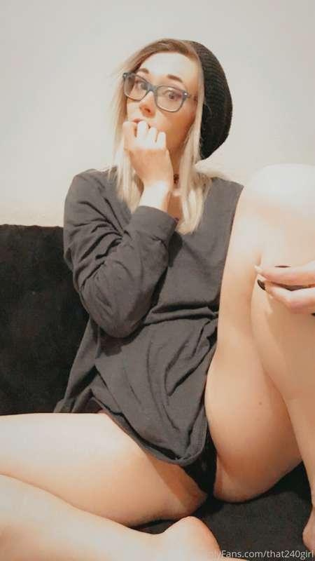 Playing around on the casting couch 😜😘