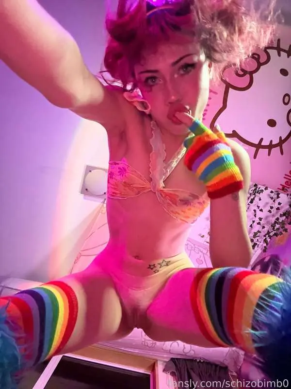 dumb dumb girl 🦄💓🍦🌈