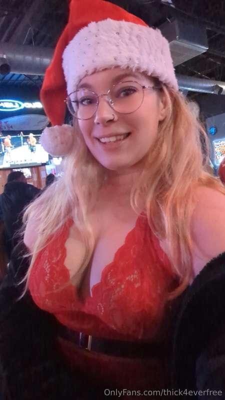 Christmas party time !!! Cum see my naughty ones I took in t..