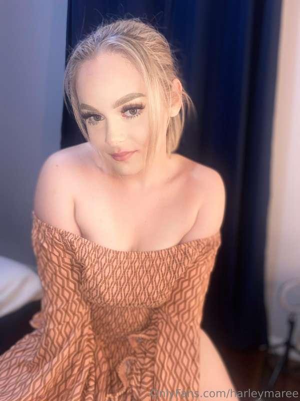 Do you like natural tits? 👅