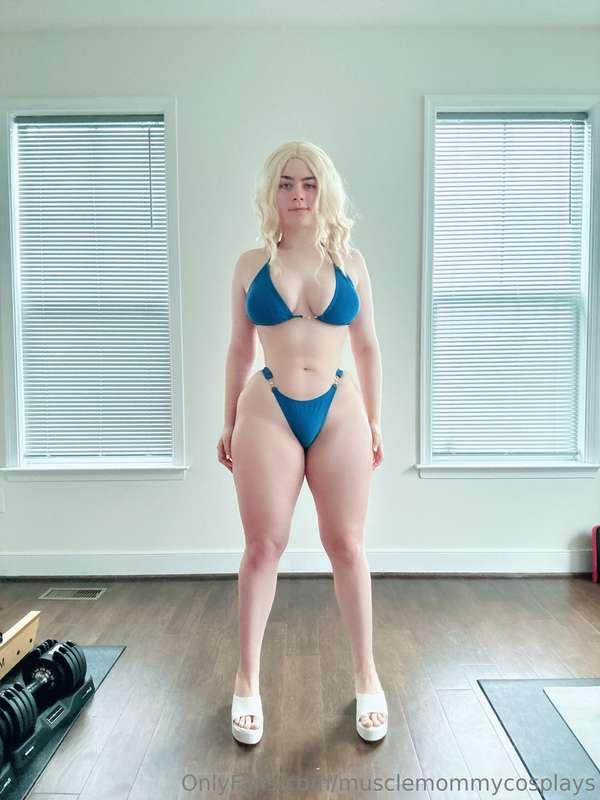 musclemommycosplays image #0