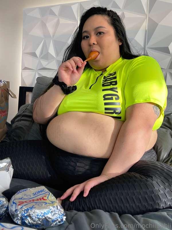 Fatter For You | Photo SetOriginally Created January 2022➖➖➖..