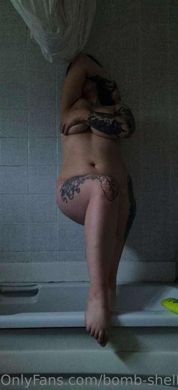Classie nudes take with the lil photographer skill I have 😂😅..