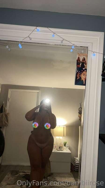 How do you feel bout tan lines🥵
