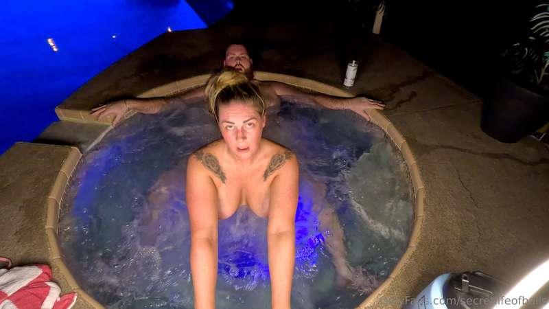Quickie Hot Tub Fuck With Clover Baltimore.