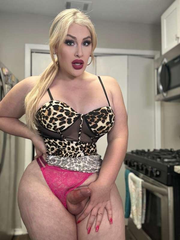 show me that boner for mommy!