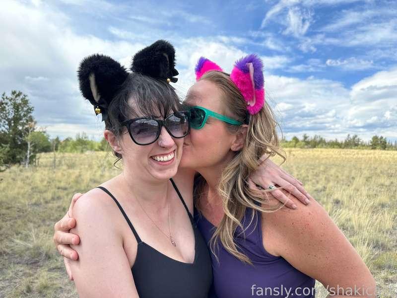 I had a great time meeting the beautiful @MountainMILFKay!! She and her husband are so much fun 😏 can’t wait to meet again 

And more pics and a video will be coming soon! 