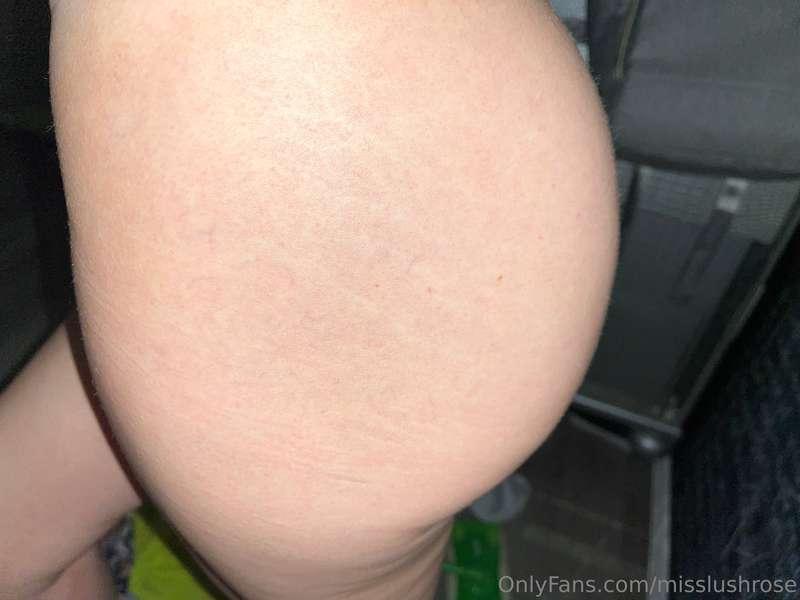 Booty cheek 😛
