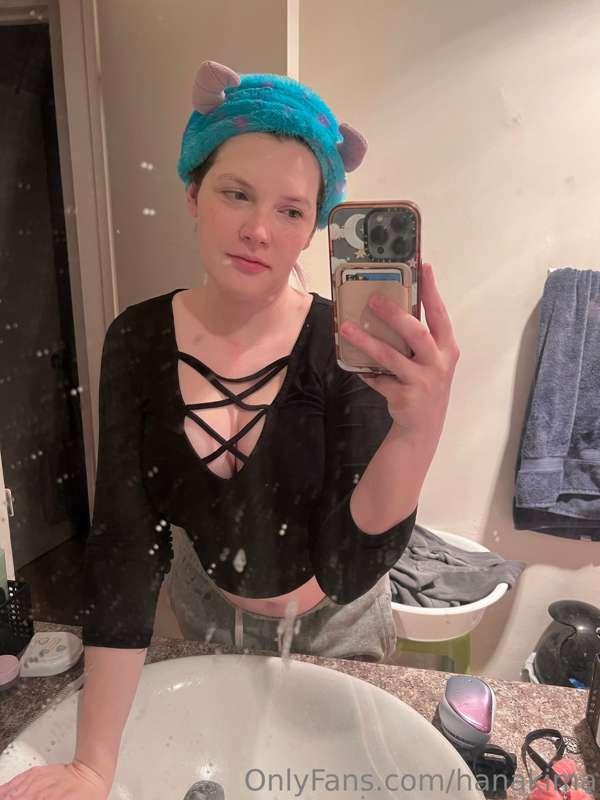 Fresh faced and ready to crawl into bed with you 😘