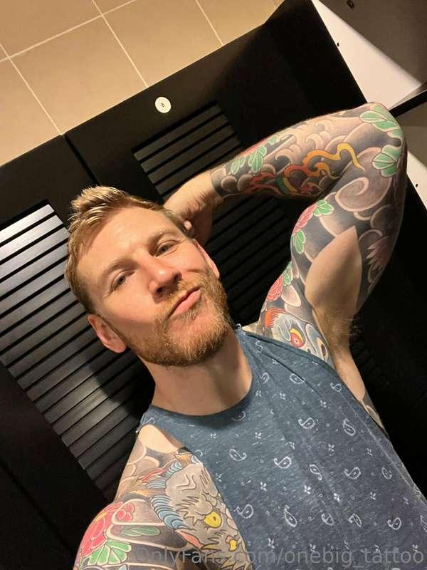 Just showing a little patriotism in the locker room 🤣🇺🇸 One ..