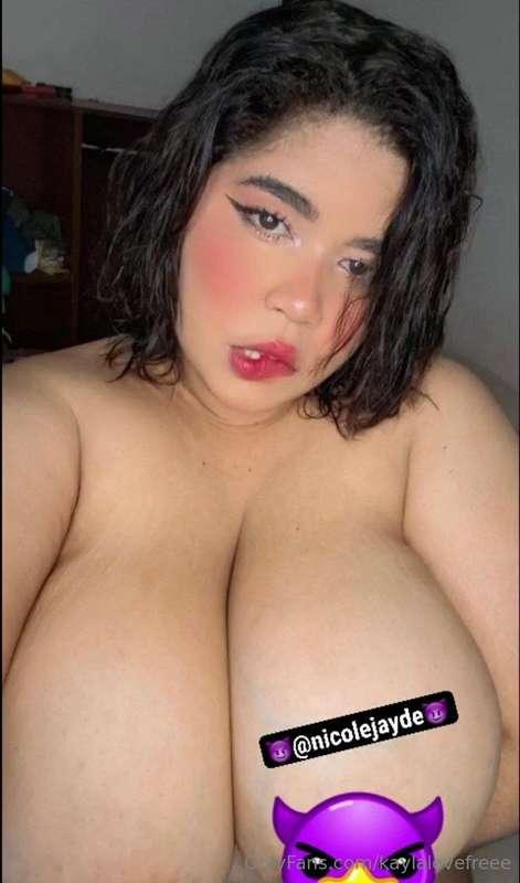 🥂🫦Do you want my friend with big ass to fulfill all your des..