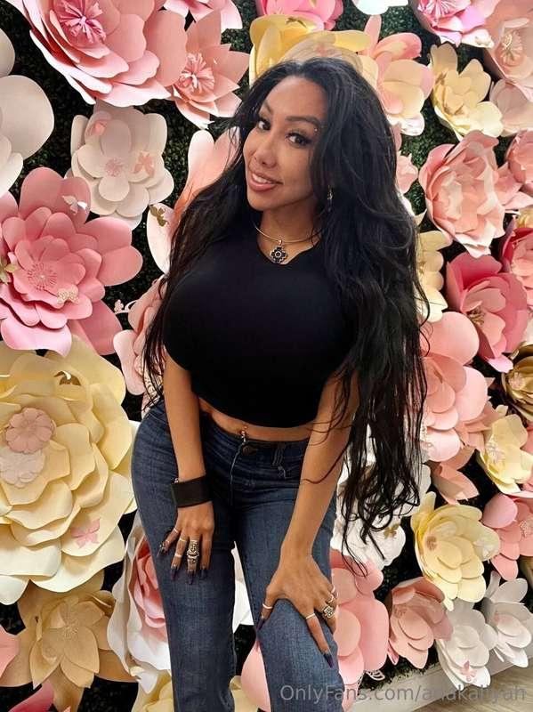 The Goddess surrounded by flowers. Get me real ones?
