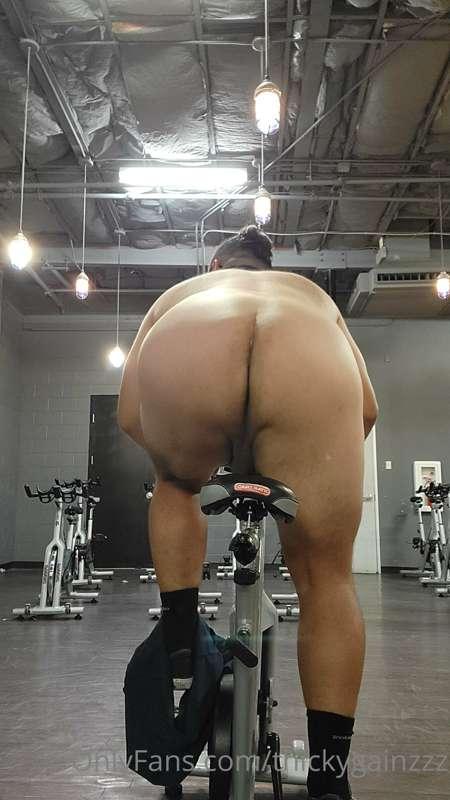 Let me ride your face instead of this cycle 🚲