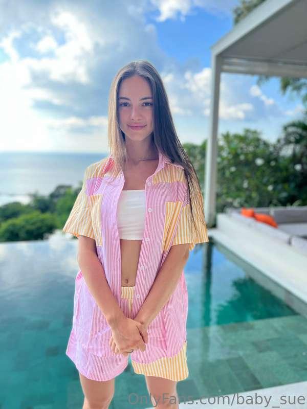 How do I look in this outfit? 🥰