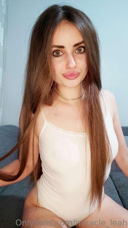 Should I show you my cute little boobs?🙈🤍