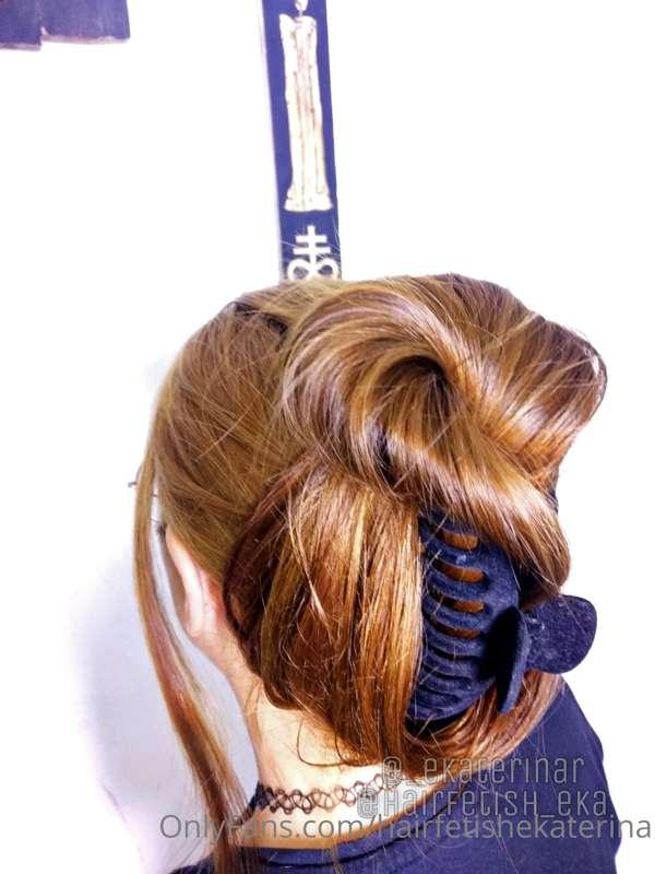 I tied my superlong hair 😳 in a beautiful claw clip hairstyl..