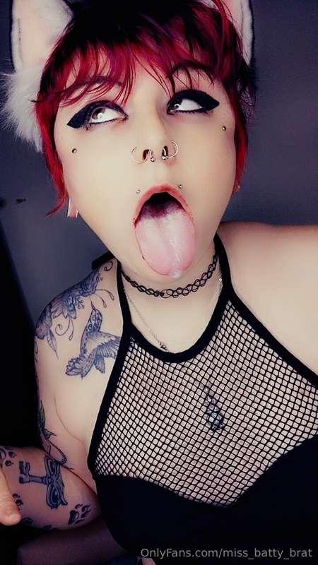 miss_batty_brat image #0
