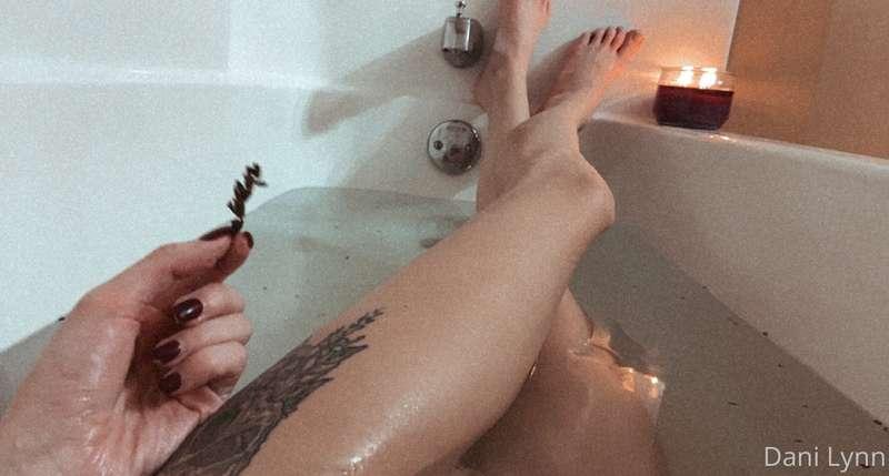 Bath time.. 😘