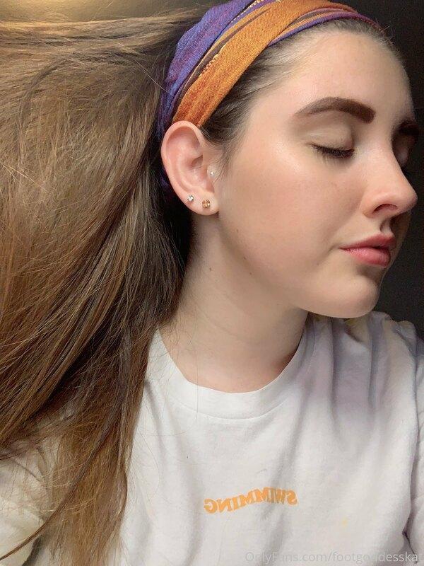 Morning selfies with My new piercing. Send for it. $75. Go??..