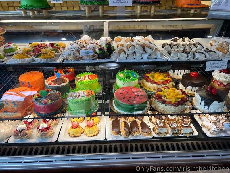 I’ll take two of each please! 🤏🎂🥮🥧🧁