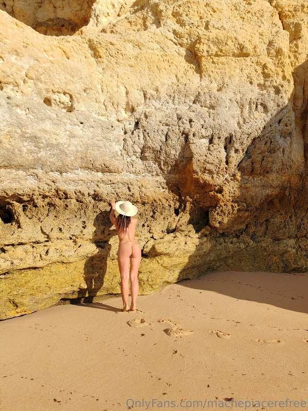 Eccomi tutta nuda, oggi sono stata troppo generosa 🥰Tu invec..