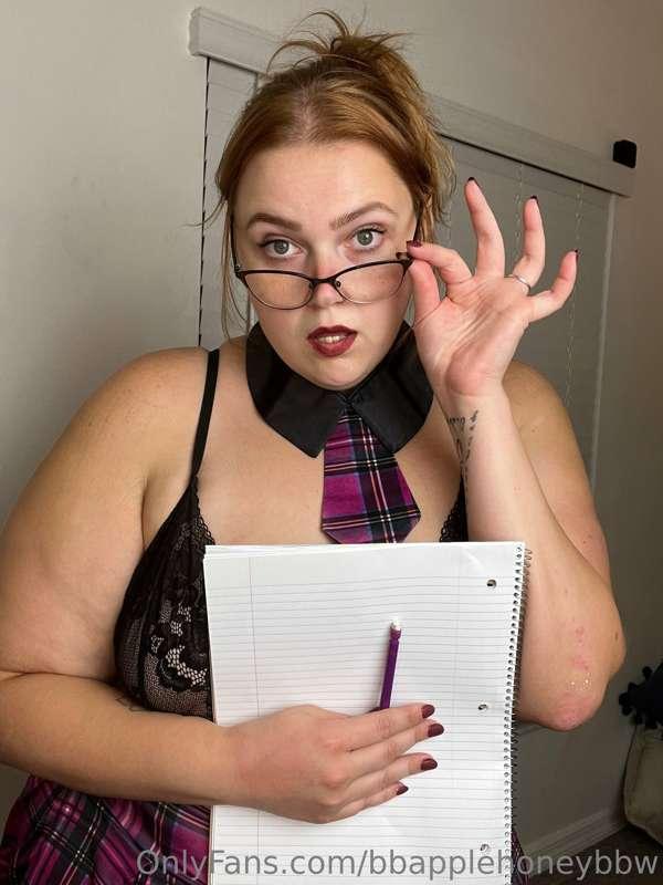 Taking notes 📝
***What type of content do you want to see mo..