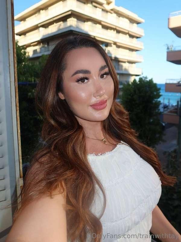 Just a lil something to distract you 🙈