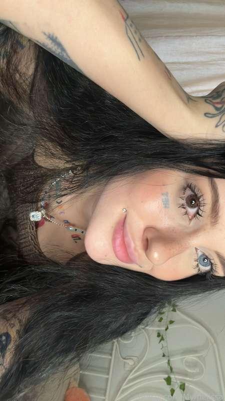 is this true that eyes can tell what`s in a person`s soul?




#cute #freckles #gfe #selfie #sweet #young #teen #babyface #inked #egirl