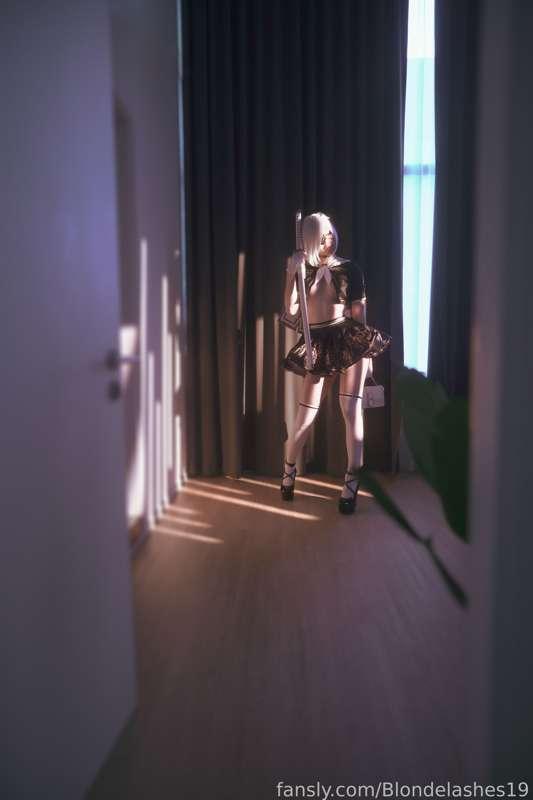 blondelashes19 image #1