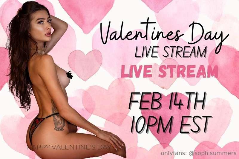 Tonight at 10pm 💋