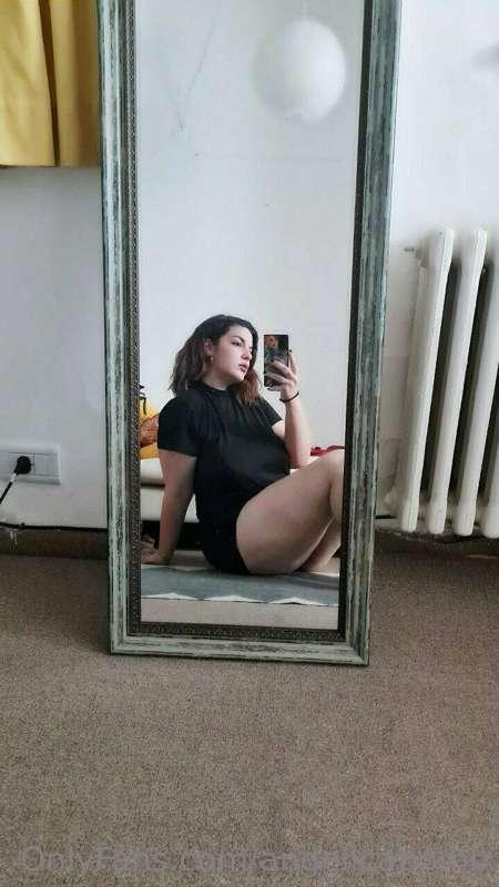I love how the black color looks on me 🖤