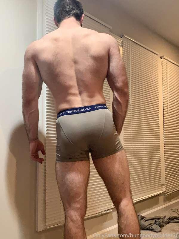 Been loving all these squat gains lately 😏 A little on off s..