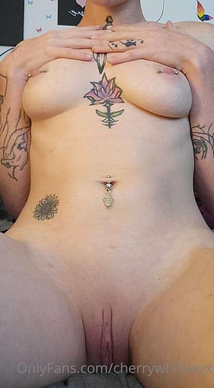I'm live on chaturbate till around 2am!