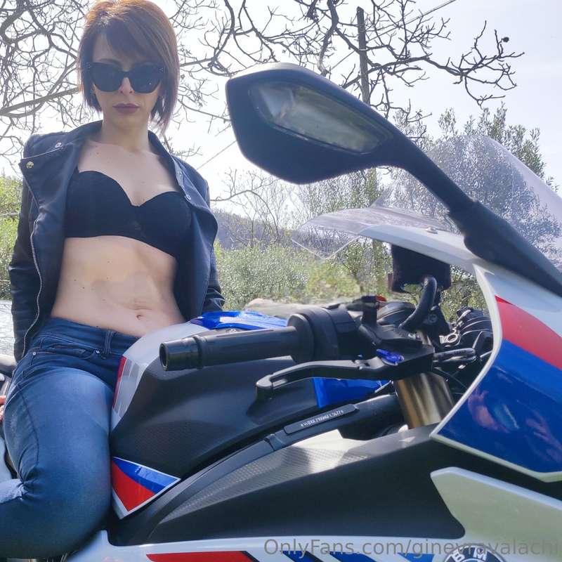 spogliami😈 ti aspetto in privato