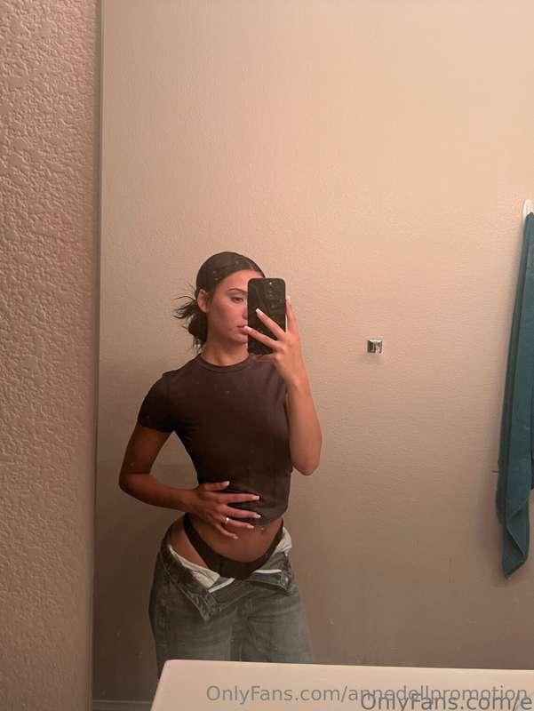 @eliz.jI’m 21 living in vegas. I’m just trynna show off my a..