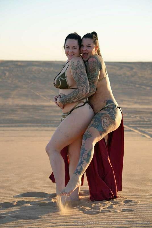 Who wants to see the rest of this set with @heidilavon and I..
